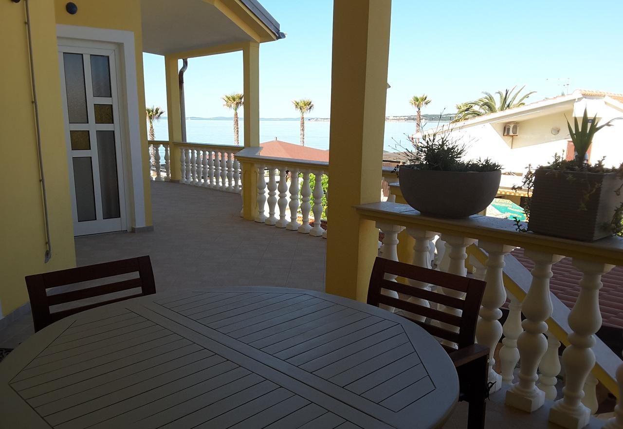 Deby Beach House Vir Zewnętrze zdjęcie